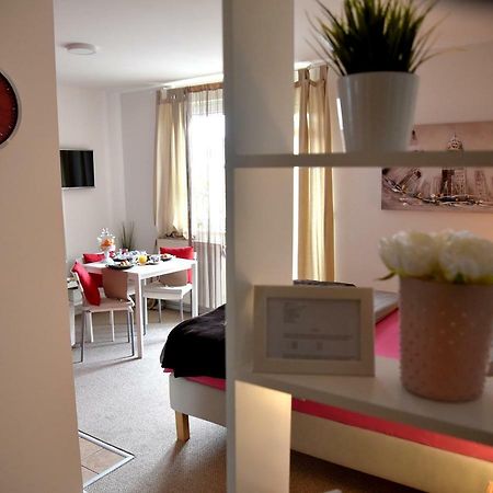 Ferienwohnung Studio Apartman D Sesvete Exterior foto