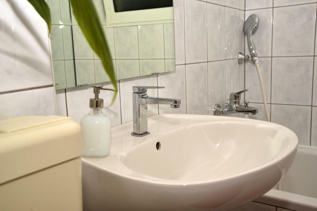 Ferienwohnung Studio Apartman D Sesvete Exterior foto